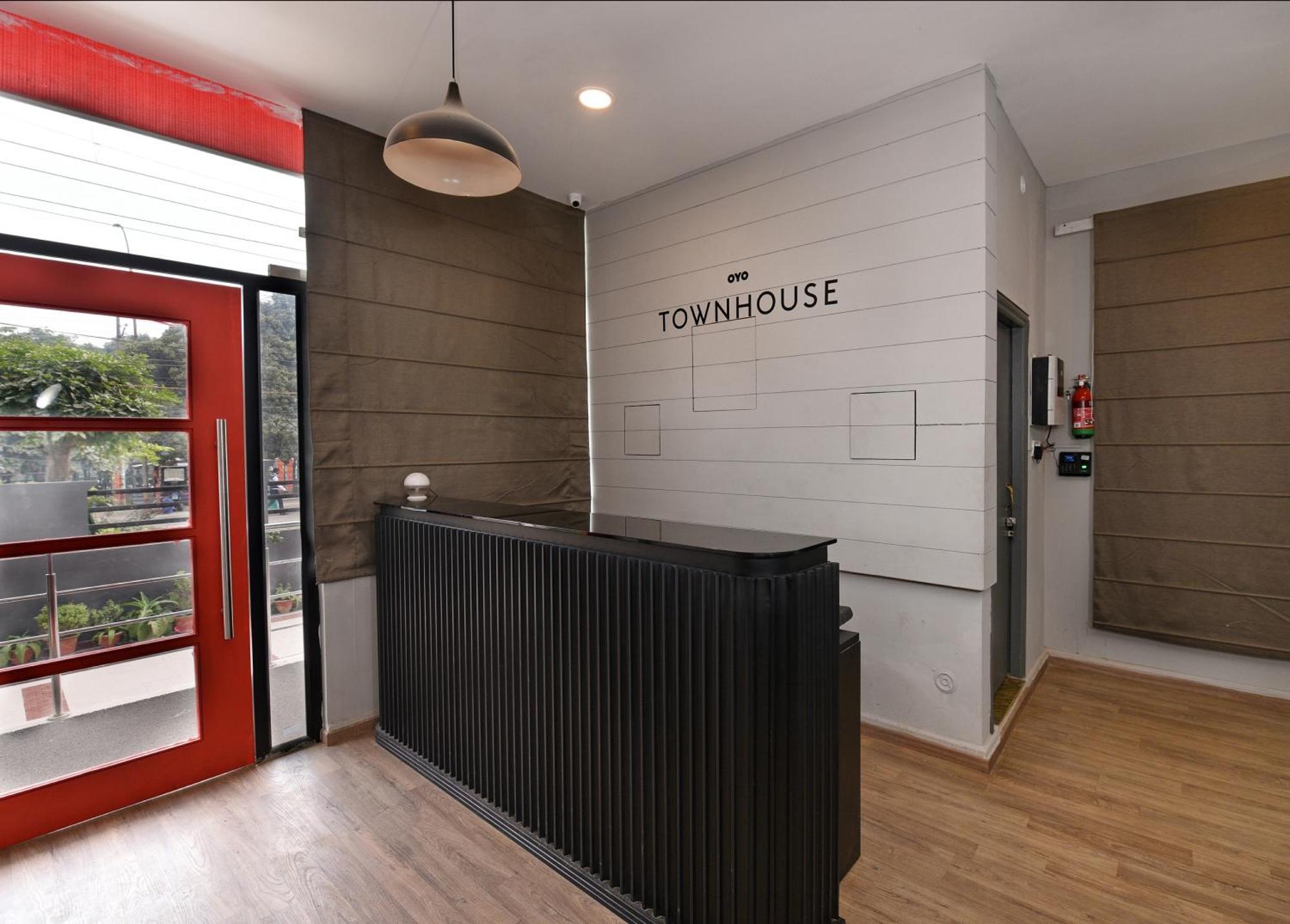 Townhouse Function Inn Near Chaudhary Charan Singh International Airport Lakhnaú Exteriér fotografie